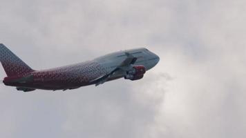 Boeing 747 de Rossiya está volando video