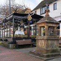 east grinstead, west sussex, reino unido, 2021. vista de la fuente de agua potable foto