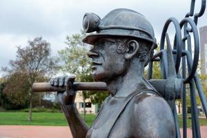 Cardiff, País de Gales, Reino Unido, 2014. hoyo al puerto minero escultura bahía de Cardiff foto