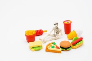 esqueleto y alimentos, disfruta comiendo hasta la muerte
