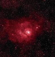 laguna nebulosa m8 más desordenada en la constelación de sagitario en el procesamiento de filtros alfa de hidrógeno foto