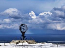 globo en cabo norte, finnmark, norte de noruega foto