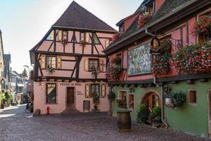 riquewihr, haut-rhin alsace, francia, 2015. arquitectura de riquewihr foto