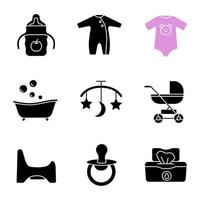 conjunto de iconos de glifo de cuidado de niños. vasito, pelele, mono, bañera, carrusel de cama, cochecito de bebé, orinal, chupete, toallitas húmedas. símbolos de silueta. ilustración vectorial aislada vector