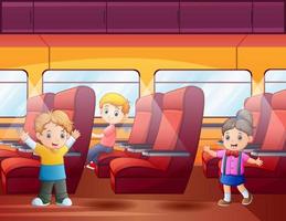 niños felices dentro del transporte subterráneo trenes de metro vector