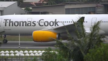 Airbus A330 Thomas Cook runway video