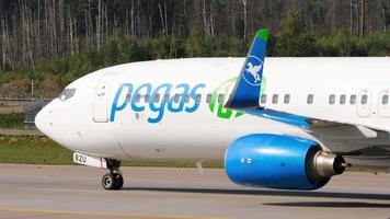 Boeing 737 Pegas Fly passeios video