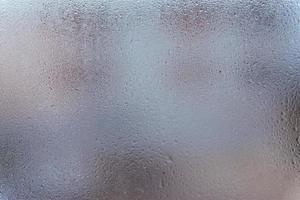gotas de agua en el cristal de la ventana foto