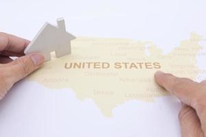 casa en un mapa americano. concepto de casa comercial foto