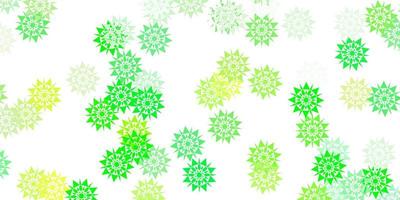 plantilla de vector verde claro, amarillo con copos de nieve de hielo.