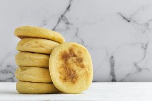 tortita casera de pan de sémola de harcha foto