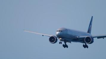 Aeroflot Boeing 777 landing