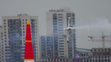 Sports plane flies extreme video