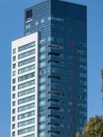 Buenos Aires, Argentina. 2019. edificio a estrenar, hormigon y cristal foto