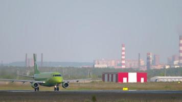 Plane S7 Airlines picking up speed video