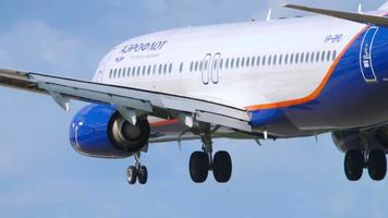 Boeing 737 Aeroflot landing video
