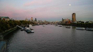 LONDON, UK, 2005. London skyline at dusk on November 12, 2005 photo