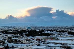 reykjavik, islandia, 2016. reykjavik desde la iglesia hallgrimskirkja foto