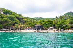 hermosa vista del paisaje en koh tao tailandia. foto