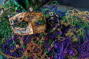 máscara de mardi gras y cuentas en corona verde, dorada y morada, mardi gras, martes, mardi, morado, gordo, nobod foto