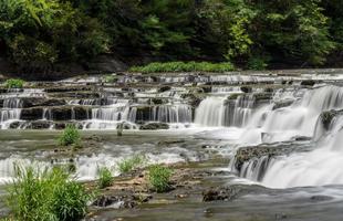 parque estatal burgess falls en tennessee en verano foto