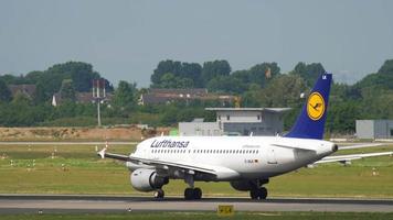 Airbus A319 of Lufthansa takeoff video
