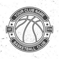 insignia del club de baloncesto. ilustración vectorial concepto para camisa, estampado, sello. diseño tipográfico antiguo con aro de baloncesto, red y silueta de pelota. vector