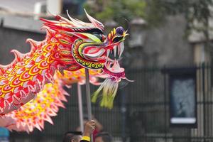 danza del dragón para el año nuevo chino foto