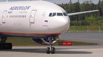 gros plan, boeing 777 aeroflot video