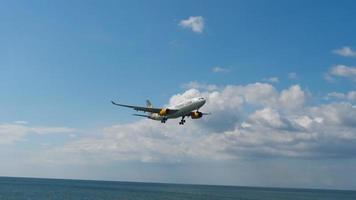 thomas cook compagnies aériennes airbus 330 atterrissage