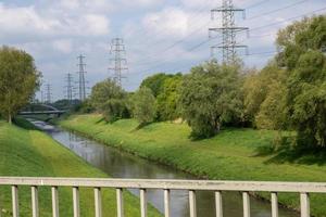 High voltage pylon for power supply wih canal photo