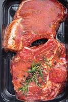 carne cruda bistec cerdo carne fresca comida comida bocadillo en la mesa espacio de copia foto