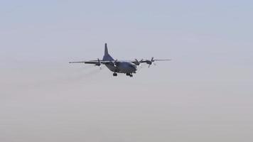 aeronave de transporte militar video