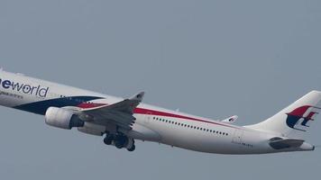 Malaysia Airlines Airbus A330 departure from Hong Kong video