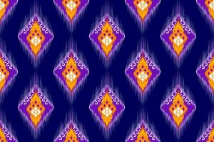 diseño de patrones étnicos abstractos geométricos ikat. tela azteca alfombra mandala ornamento étnico chevron textil decoración papel tapiz. Fondo de vector de bordado tradicional étnico nativo boho tribal