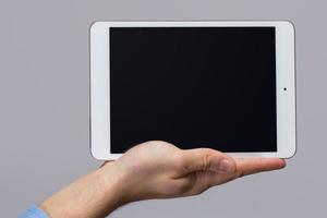 tablet pc blanco en las manos foto