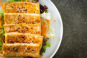 teriyaki tofu salad with sesame photo