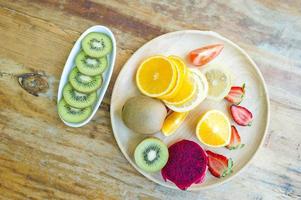 The fruits of health lover Healthy fruit And health care to eat healthy food. To the skin. The fruit is placed in a beautiful table, apple apricot photo