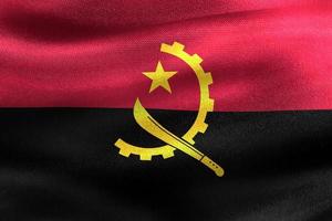 bandera de angola - bandera de tela ondeante realista foto