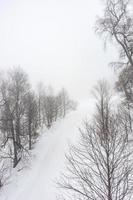 cubierto de nieve montaña del Cáucaso foto