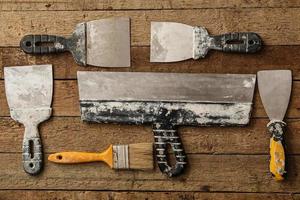 Kit of putty knives photo