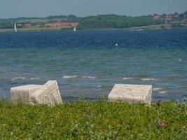 senderismo en el mar báltico en alemania foto