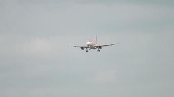 Footage Airbus Easyjet landing video