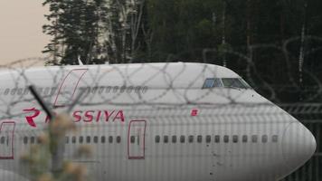 Boeing 747 Rossiya closeup video