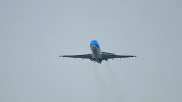 klm cityhopper fokker f70 abfahrt video