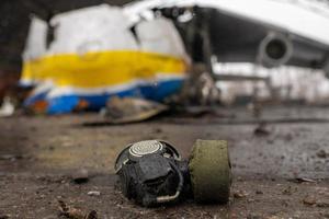 guerra destruida en el aeropuerto de ucrania por tropas rusas foto