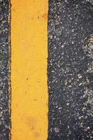yellow line on the road photo