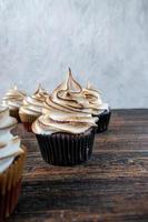 cupcakes with toasted meringue swirl tops