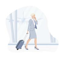 hermosa mujer de negocios rubia usando un teléfono inteligente revisando su vuelo o check-in en línea en el aeropuerto, con equipaje