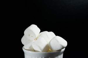 White bowl with marshmallows